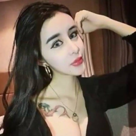 Selfie obsession: Young girls push for plastic surgery "perfection"