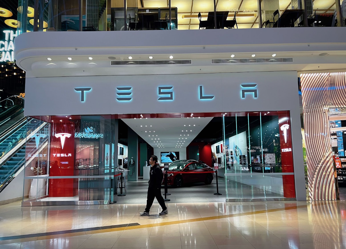 Calls to charge up electric car revolution