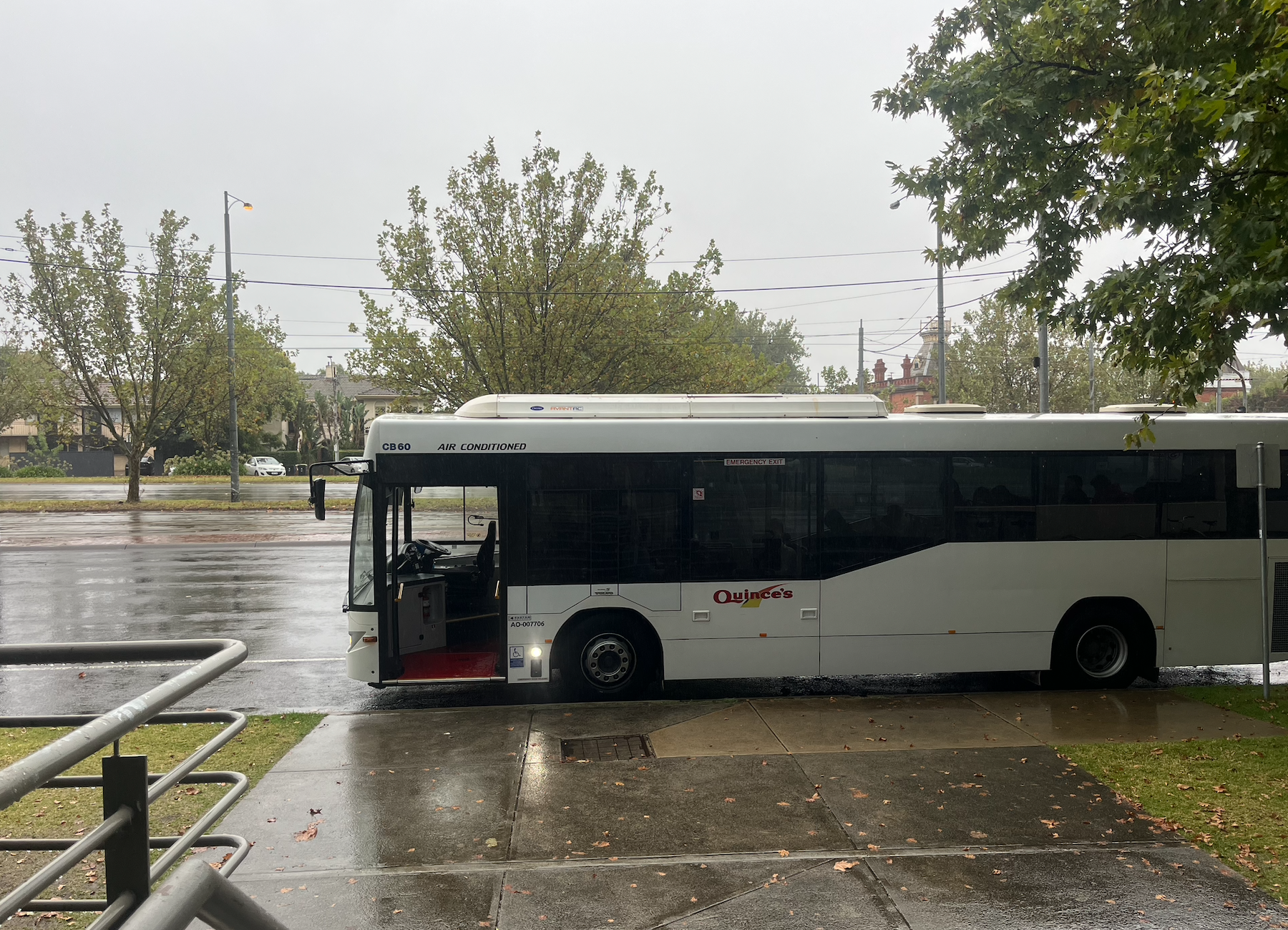 Monash students sardined on to free shuttle bus after services cut