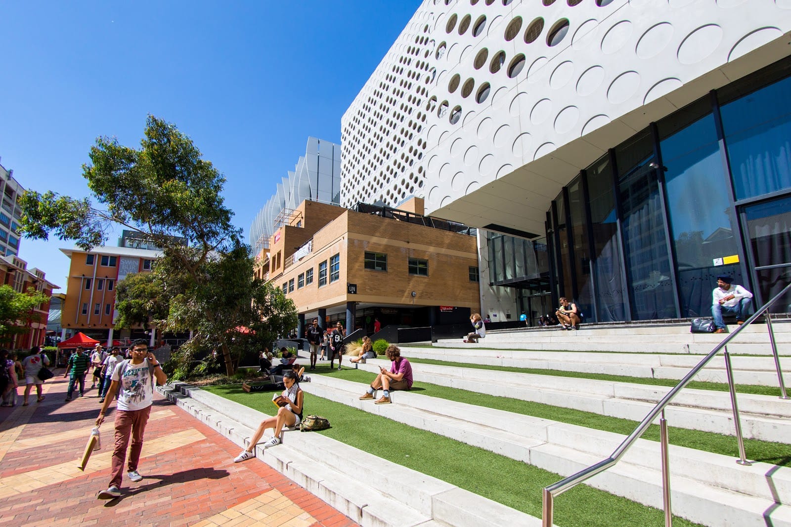 Failing semester one? That's no problem at two Melbourne universities