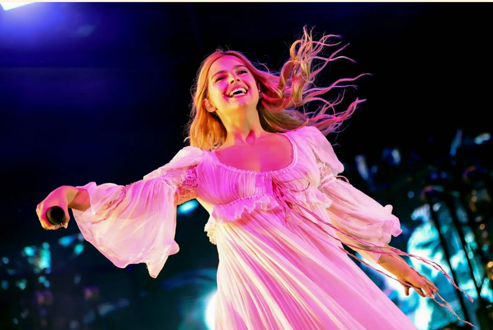 Addison Rae: Is fame really a gun? post image