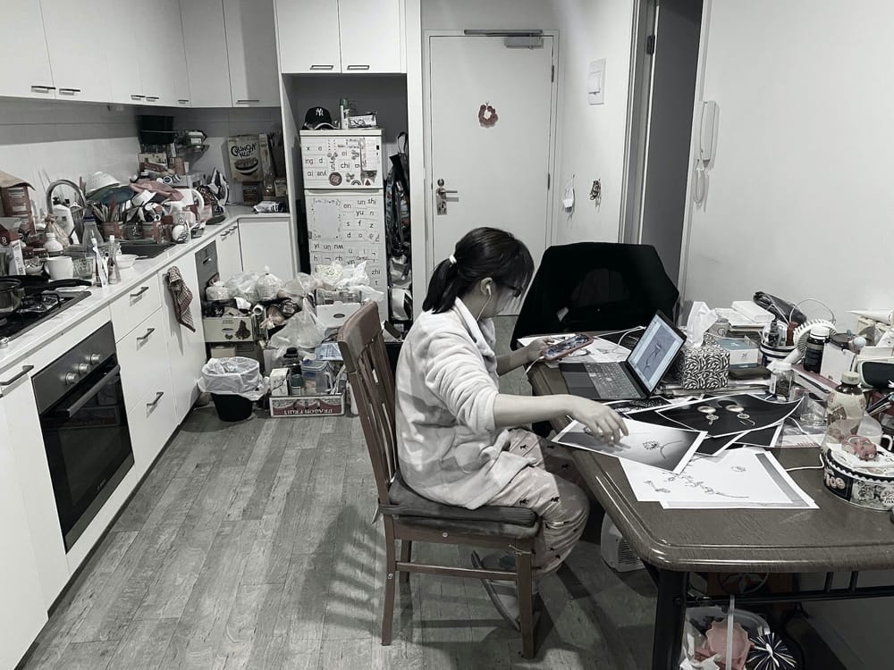 PICTURES: Jewellery designer burns midnight oil to spend the day with precious daughter post image