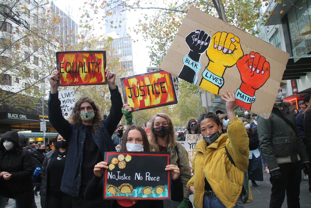 Thousands defy COVID-19 warnings for Black Lives Matter protest post image