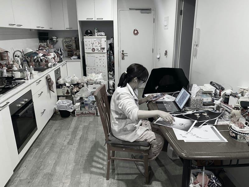 PICTURES: Jewellery designer burns midnight oil to spend the day with precious daughter post image