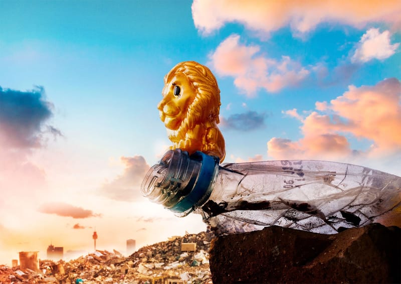 Circle of life: photographer uses Lion King collectables to highlight our plastic waste problem post image